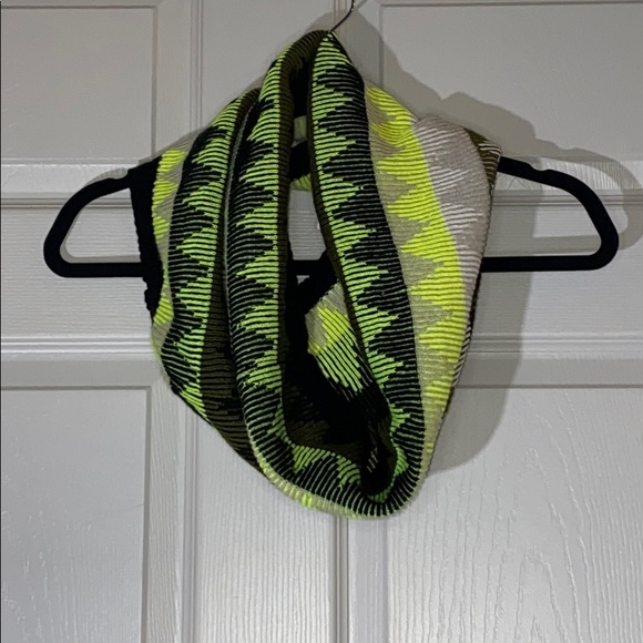 BCBG Face + Neck Warmer | Scarf | Face Mask | Wrap - Picture 3 of 7